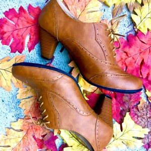 Oxford Brogue Heels - Lace Up Pumps Cognac Tan